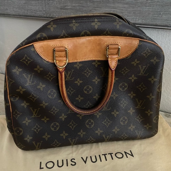 SOLD Authentic Louis Vuitton DeauVille Tote - Picture 4 of 12